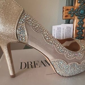 Beautiful, sparkling heels! Perfect match for any formal gown